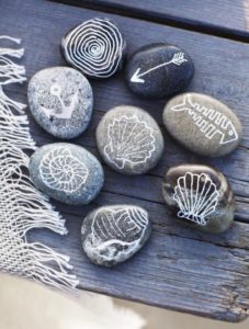 decoracion marinera con piedras